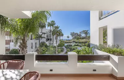 Middle Floor Apartment in Estepona