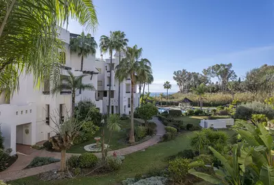 Middle Floor Apartment in Estepona