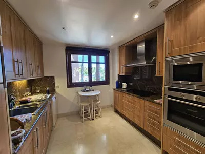 Middle Floor Apartment in Estepona