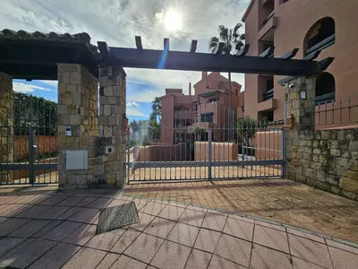 Middle Floor Apartment in Estepona