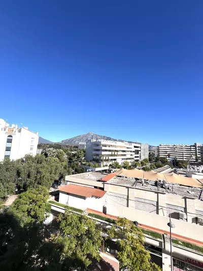 Middle Floor Apartment in Puerto Banús