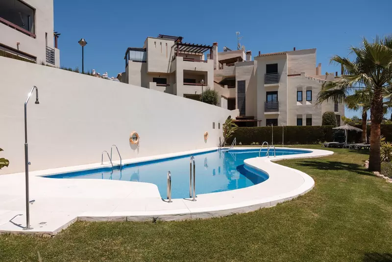 Middle Floor Apartment in Estepona