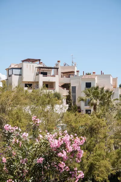 Middle Floor Apartment in Estepona
