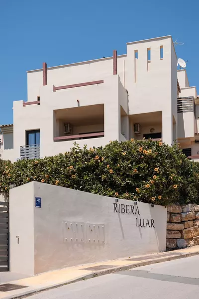 Middle Floor Apartment in Estepona