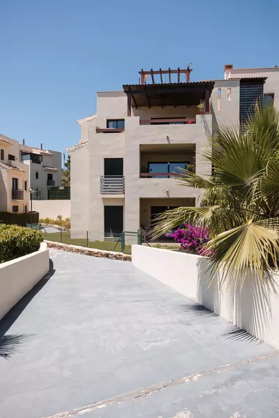 Middle Floor Apartment in Estepona