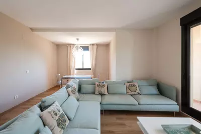 Middle Floor Apartment in Estepona