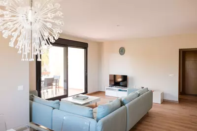 Middle Floor Apartment in Estepona