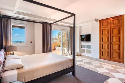 Penthouse Duplex in Nueva Andalucía