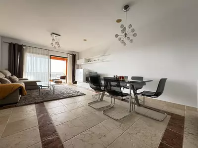 Middle Floor Apartment in Estepona