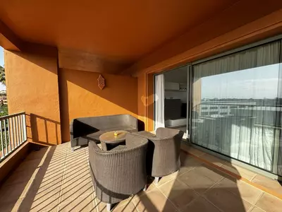 Middle Floor Apartment in Estepona