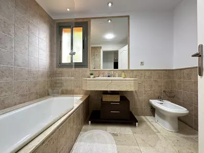 Middle Floor Apartment in Estepona