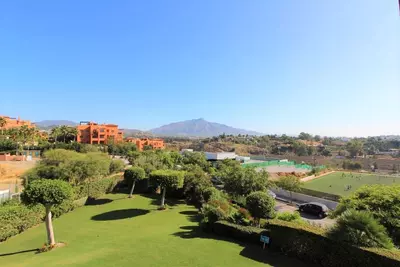 Middle Floor Apartment in Estepona