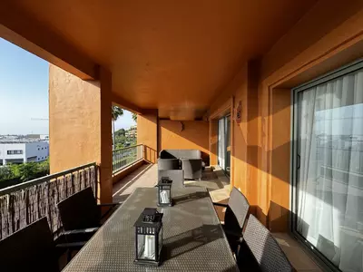 Middle Floor Apartment in Estepona