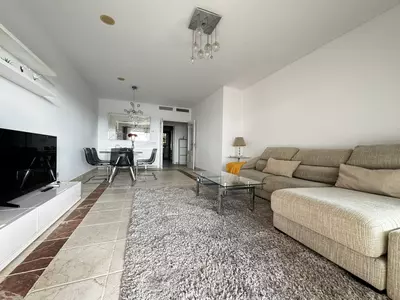 Middle Floor Apartment in Estepona