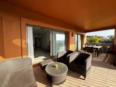 Middle Floor Apartment in Estepona
