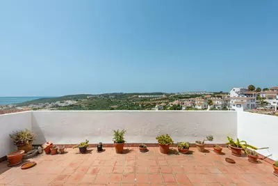 Top Floor Apartment in Manilva