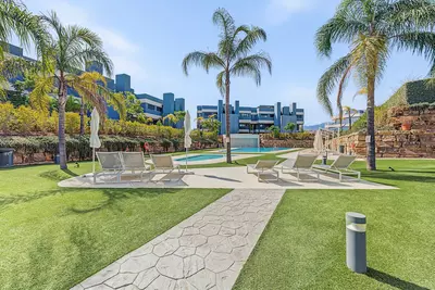 Middle Floor Apartment in Selwo