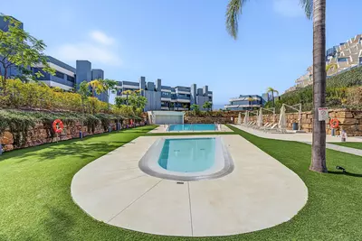 Middle Floor Apartment in Selwo