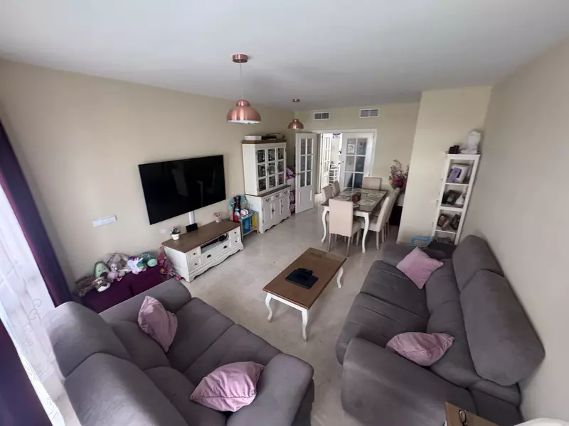 Middle Floor Apartment in Estepona