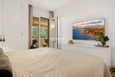 Middle Floor Apartment in Elviria