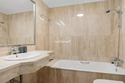 Middle Floor Apartment in Elviria