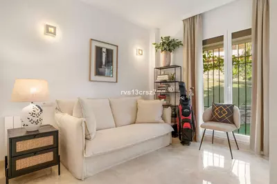 Middle Floor Apartment in Elviria
