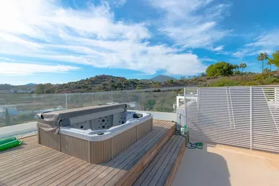Detached Villa in Nueva Andalucía