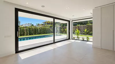 Detached Villa in Nueva Andalucía