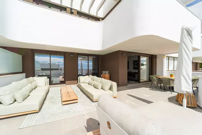 Middle Floor Apartment in Estepona