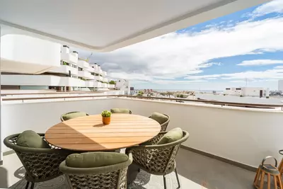 Middle Floor Apartment in Estepona