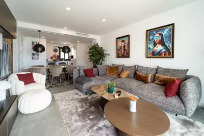 Middle Floor Apartment in Estepona
