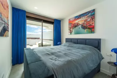 Middle Floor Apartment in Estepona