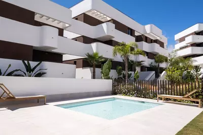 Middle Floor Apartment in Estepona