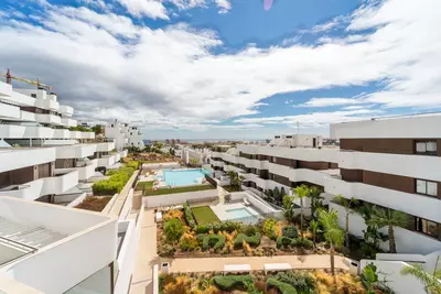 Middle Floor Apartment in Estepona