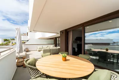 Middle Floor Apartment in Estepona