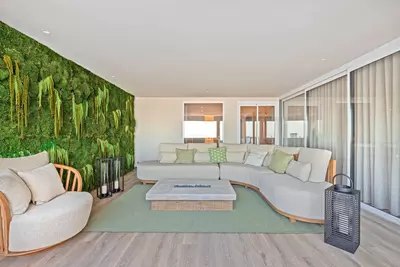 Top Floor Apartment in Puerto Banús