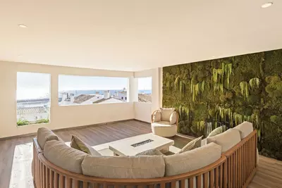 Top Floor Apartment in Puerto Banús