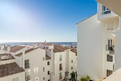 Top Floor Apartment in Puerto Banús