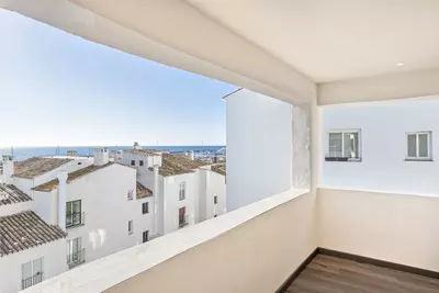 Top Floor Apartment in Puerto Banús