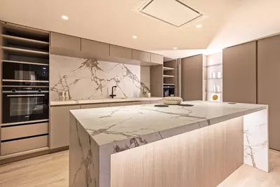 Top Floor Apartment in Puerto Banús