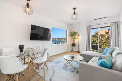 Middle Floor Apartment in Estepona
