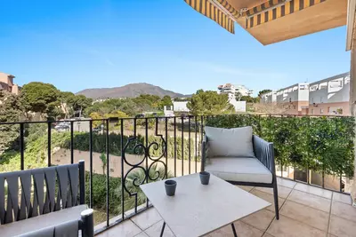 Middle Floor Apartment in Estepona