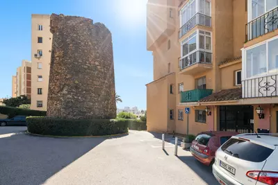 Middle Floor Apartment in Estepona