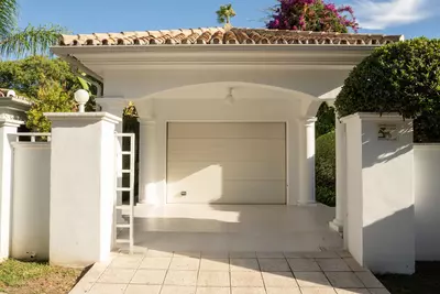 Detached Villa in El Paraiso