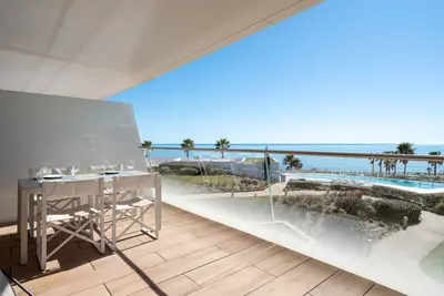 Middle Floor Apartment in Estepona