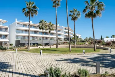 Middle Floor Apartment in Estepona