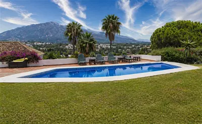 Detached Villa in Nueva Andalucía
