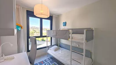 Middle Floor Apartment in Estepona