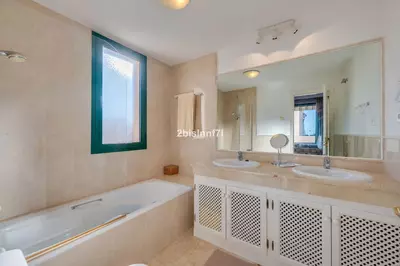 Middle Floor Apartment in Elviria