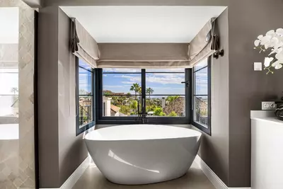 Detached Villa in Nueva Andalucía